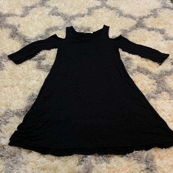 Black Cold Shoulder Dress (Heart & Hips) - Picture 2 of 6